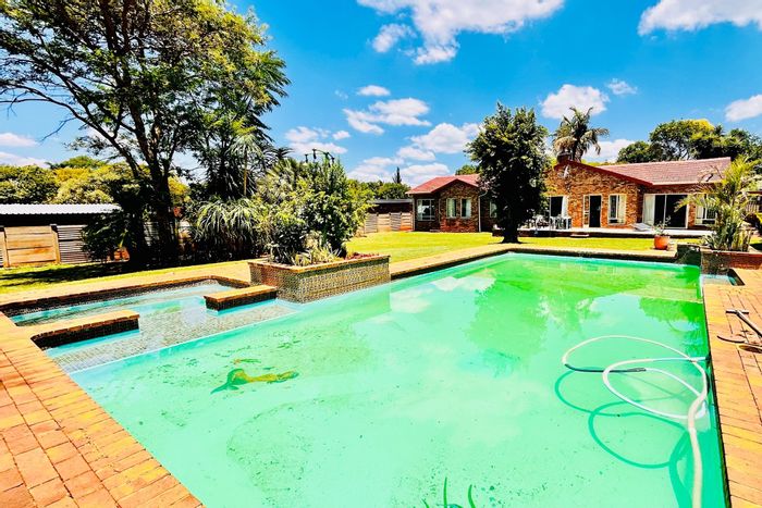 Family Home for Sale in Die Wilgers: 3 Bedrooms, Pool, Study, Garden.