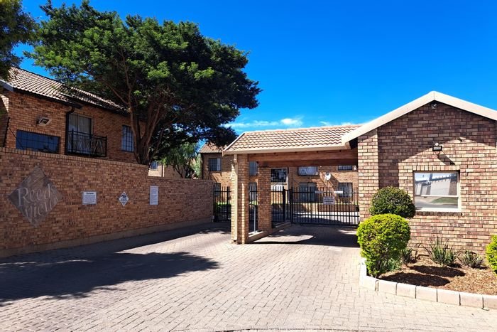 Weltevreden Park Apartment For Sale: 2 bedrooms, covered parking, children's play area.