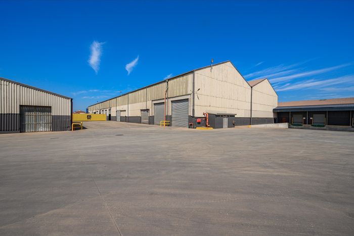 27,813m2 Industrial Warehouse in Markman Industrial To Rent with ample parking and security.