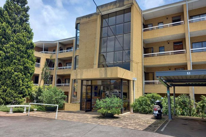 For Sale: 2-bedroom apartment in Pietermaritzburg Central with security and private balcony.