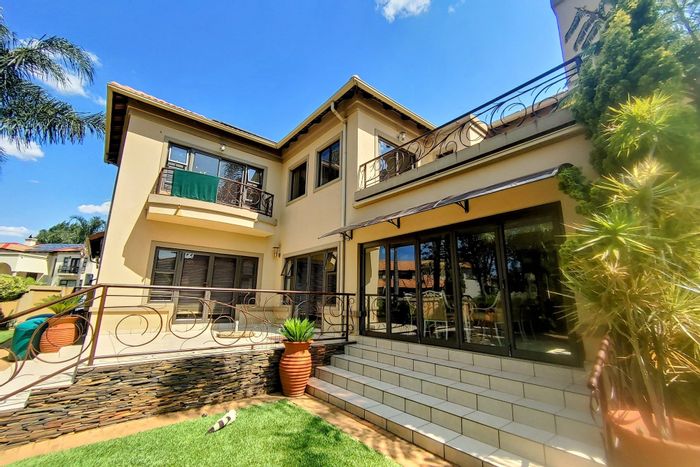 House For Sale in Glen Marais: Spacious living, gourmet kitchen, pool, and study.