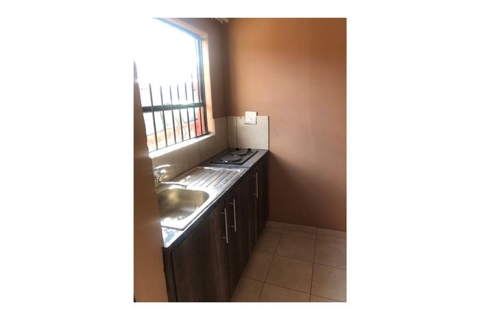 1-Bedroom Apartment To Rent in Polokwane Ext 76, close to amenities and transport.