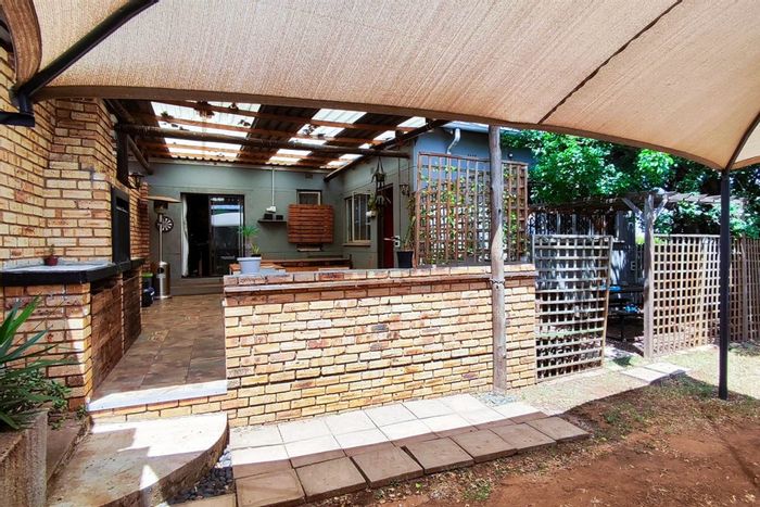 Alberton North House For Sale: 3 Bedrooms, open-plan living, garden, and potential store.