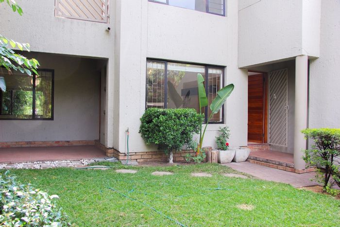 Bryanston Apartment For Sale: Spacious living, pool access, two bedrooms, covered parking.