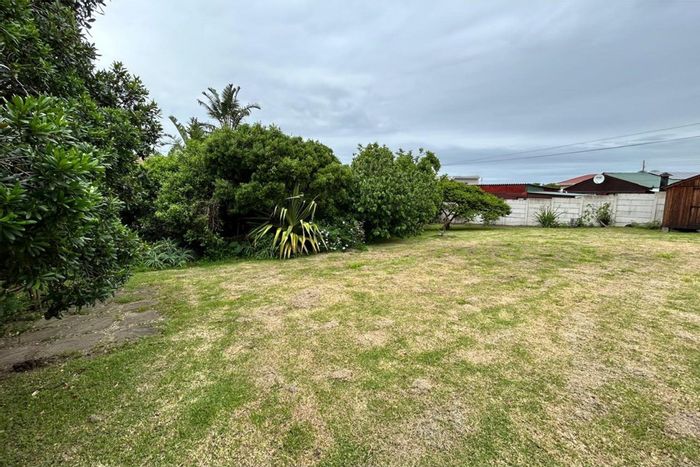 Vacant Land Residential for Sale in Sunrise On Sea: Cleared, walled, toolshed included.