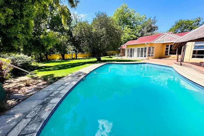 For Sale: Spacious Bryanston house with pool, lapa, and staff quarters.