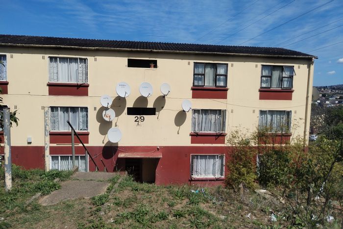 Quiet 2-bedroom apartment in Newlands East, close to amenities, for sale.