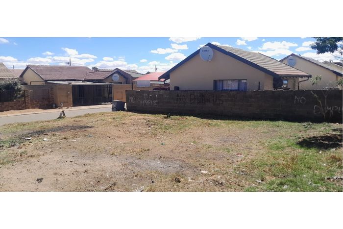 Kagiso For Sale: Vacant Land Residential, 150m2, ideal for development with easy access.