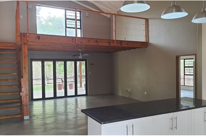 House for Sale in Hoedspruit Wildlife Estate: Game drives, security, pet-friendly garden.