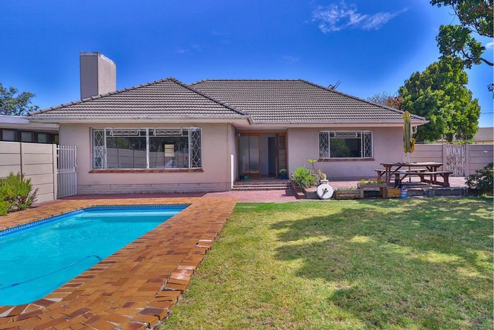 Tijgerhof House For Sale: 3 Bedrooms, Pool, Close to Golf and Schools.