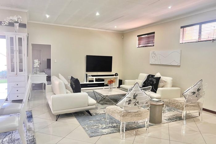 Rivonia Townhouse To Rent: Secure cluster home with spacious living, garden, and flatlet.