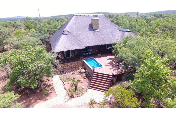 For Sale: House in Highlands Wilderness Estate with pool, boma, and wildlife access.