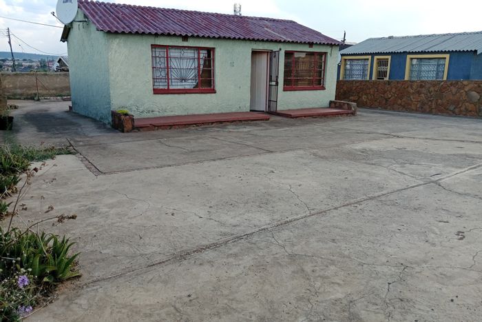 For Sale: 4-Room House in Mabopane Central with spacious yard and amenities.