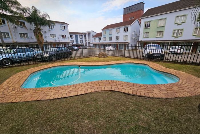 2-bedroom apartment in Scottsville, To Rent, near universities and public transport.