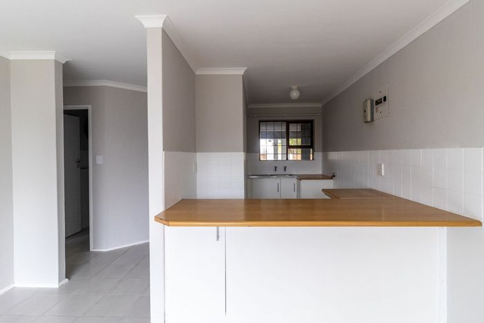 Morgenster Apartment To Rent: 2-bed, open-plan kitchen, pre-paid utilities, close to amenities.