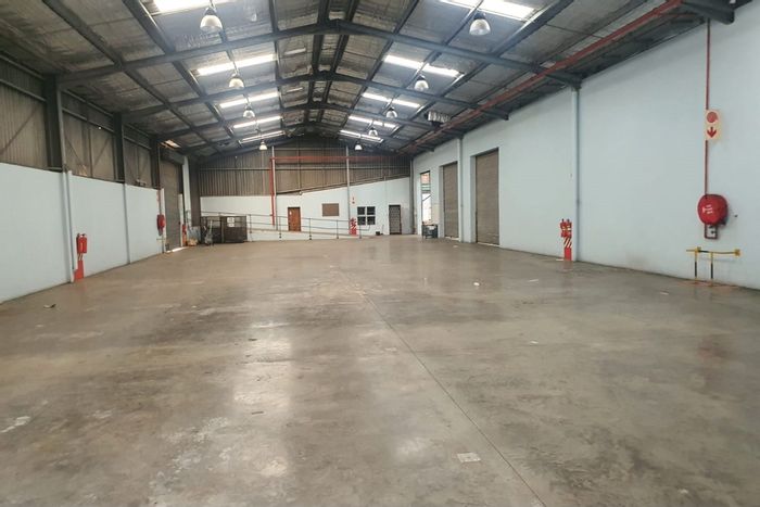 To Rent: 4300m2 Industrial Warehouse in Secure Deal Party Park with Office Space.