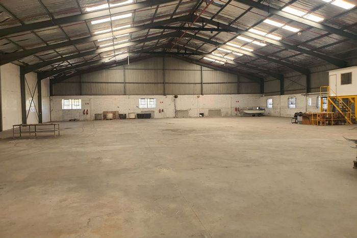 1500m2 Industrial Warehouse To Rent in Neave Industrial with secure yard access.