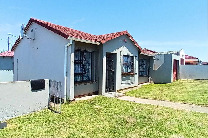 For Sale: Spacious 5-bedroom house with flatlet and ample parking in Morningside.
