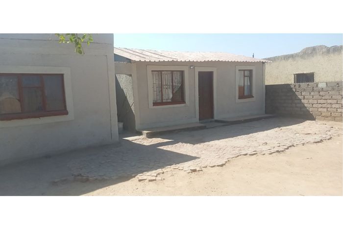 For Sale: House in Seshego with spacious yard and convenient access to amenities.