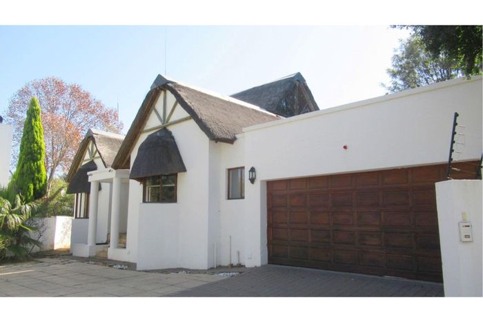 Witkoppen House For Sale: Spacious 2-bedroom, modern kitchen, private backyard, prime location.