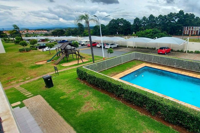 2 Bedroom Apartment To Rent in Carlswald with pool, gym, and clubhouse access.