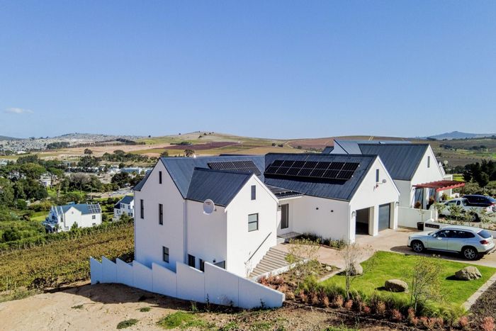 For Sale: House in Weltevreden Hills Estate with security, vineyards, and customizable designs.