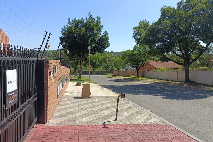 For Sale: Country View House with pool, study, double garage, and solar features.