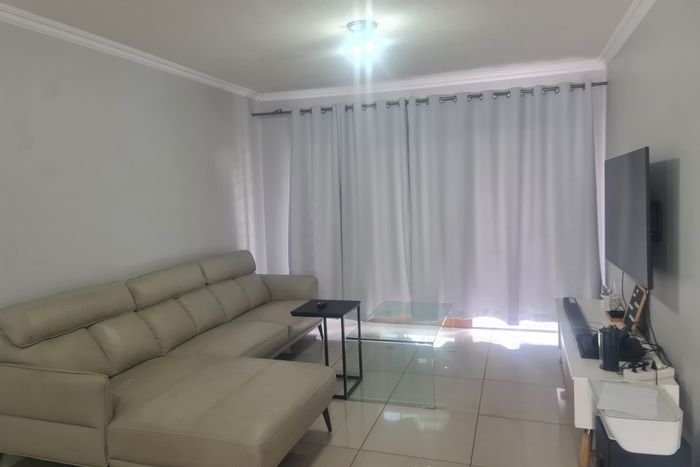 Waterfall Heights Apartment For Sale: 2 beds, pool, garden, security, 2 parking spaces.