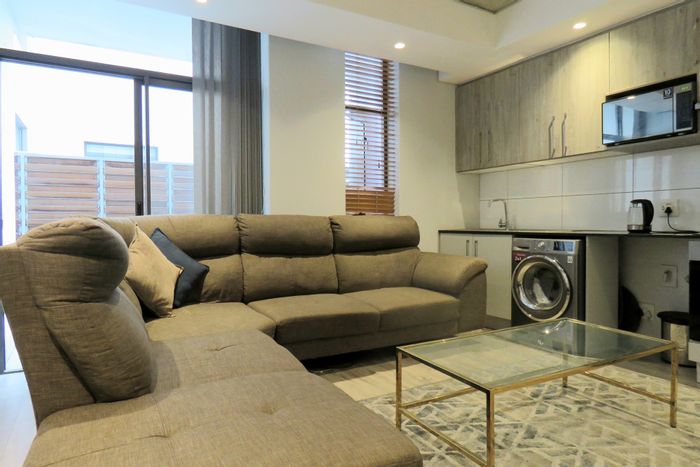 1-Bedroom Apartment For Sale in Woodstock: Access to amenities, secure parking, and convenience.