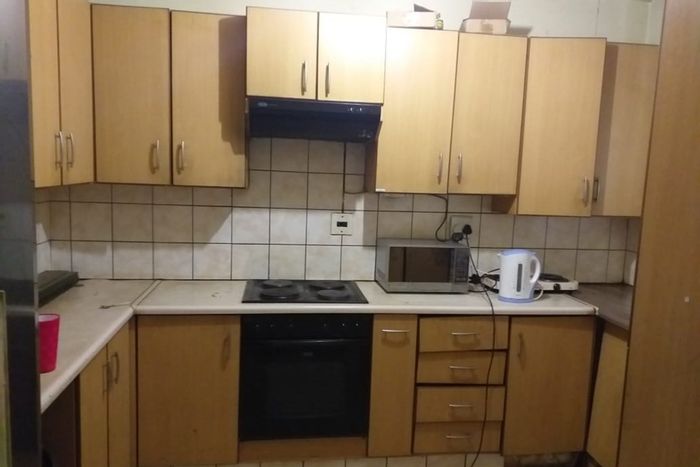Furnished apartment in Sunnyside, includes WiFi, cleaning service, and utilities. To Rent.