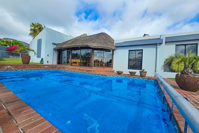 Welgelegen House For Sale: 4 beds, pool, braai room, guest suite, secure parking.