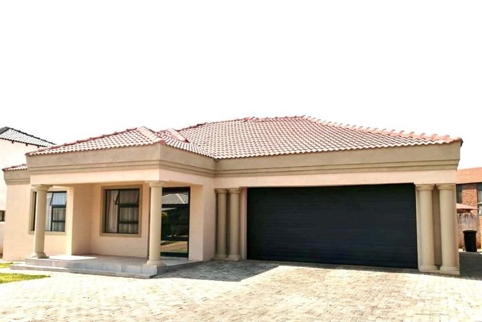 For Sale: House in The Orchards, 3 beds, study, double garage, gated security.