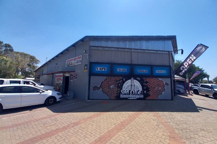 Retail property for sale in Diamant Park with tenant income and ample parking.