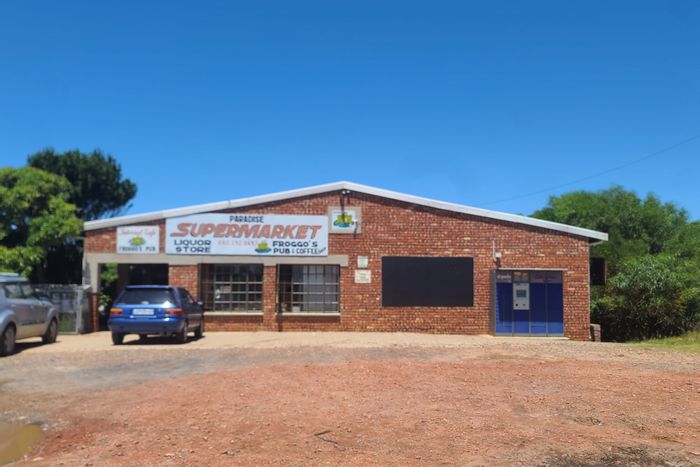Retail property for sale in Paradise Beach: supermarket, liquor store, pub included.
