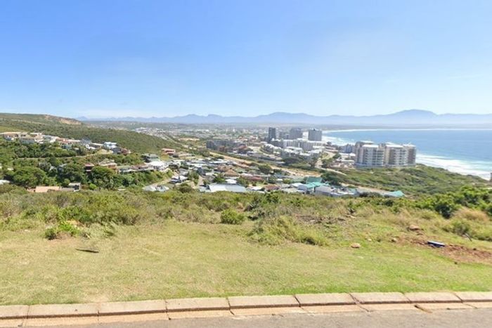 Vacant Land Residential For Sale in Kwanonqaba, 525sqm with sea views.