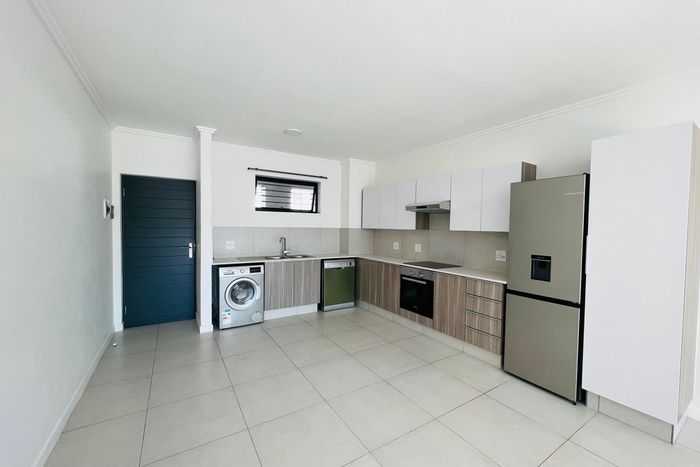 For Sale: 3-Bedroom Apartment in Beverley with Pool, Gym, and Secure Parking.
