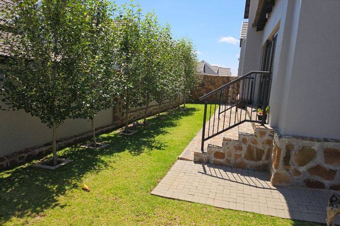 For Sale: Townhouse in Shellyvale with security, garden, and versatile loft space.