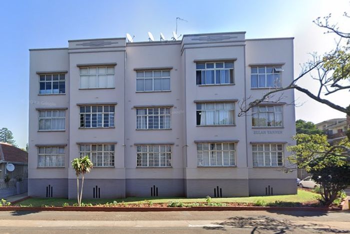 Glenwood Apartment For Sale: 2 Bedrooms, prepaid utilities, near schools and hospitals.