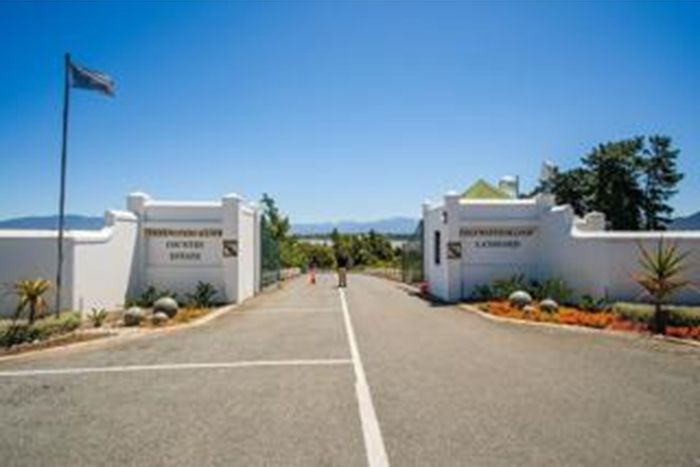 Vacant Land for Sale in Theewaterskloof Country Estate with Golf Course Access.