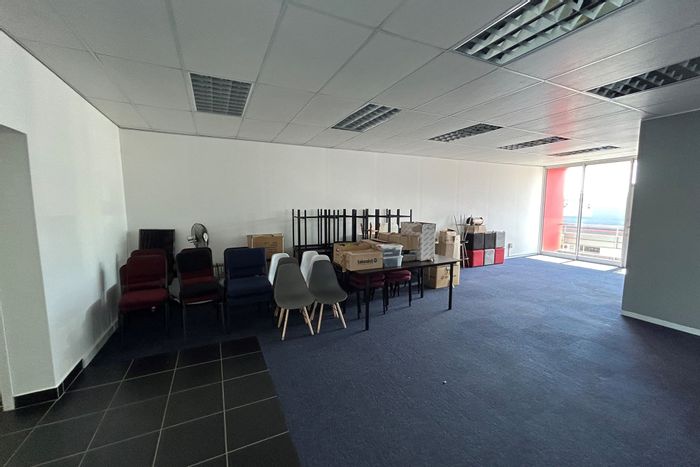 Retail Space To Rent in Newton Park: 106m², secure access, reserved parking available.