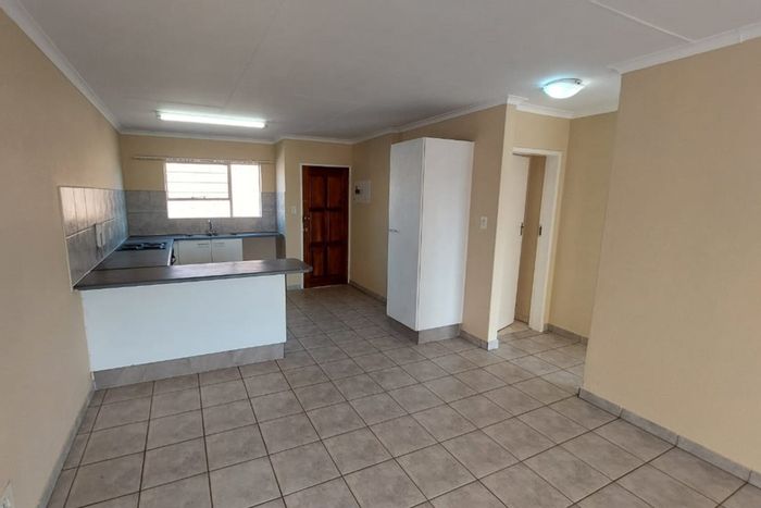 Liefde En Vrede Townhouse For Sale: 2 beds, pool, security, no downpayment.