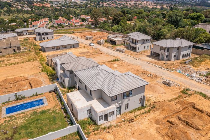 North Riding House For Sale: Secure estate, spacious en-suites, customizable options available.
