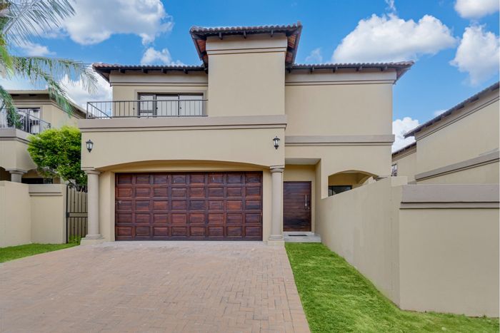 Broadacres Cluster For Sale: 3 beds, landscaped garden, 2-car garage, pet-friendly.