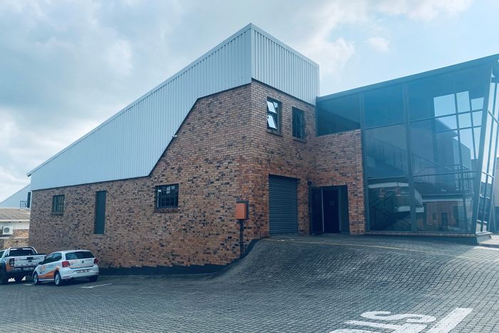 290sqm Industrial unit for sale in Nelspruit Industrial with ample parking and security.