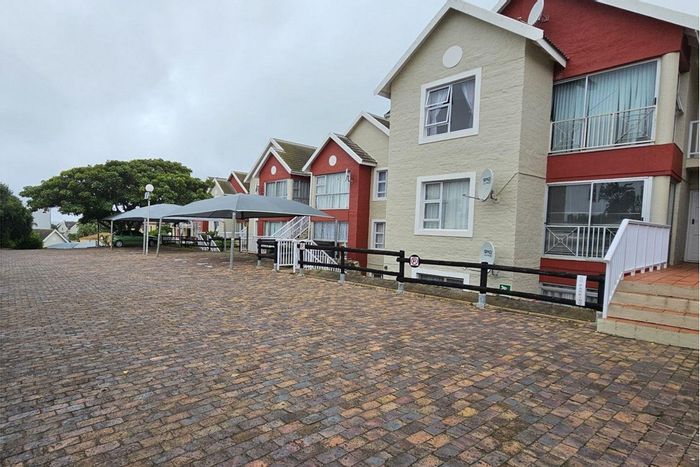 Aston Bay Apartment For Sale: 3 Bedrooms, Pool, Clubhouse, Ocean Views.
