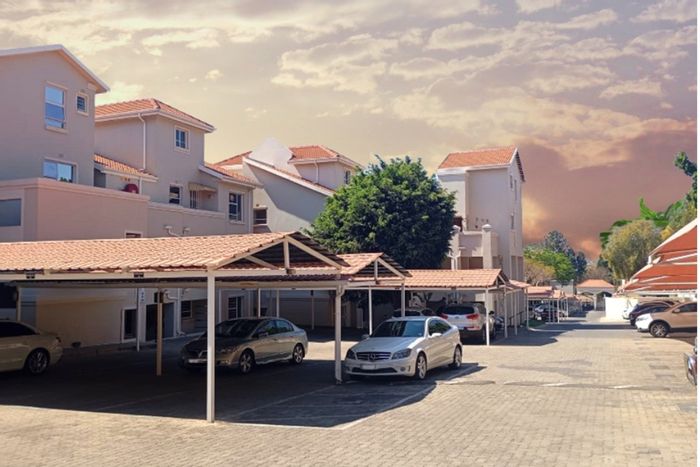 Penthouse To Rent in Morningside: 2 beds, private loft, pool, secure estate.