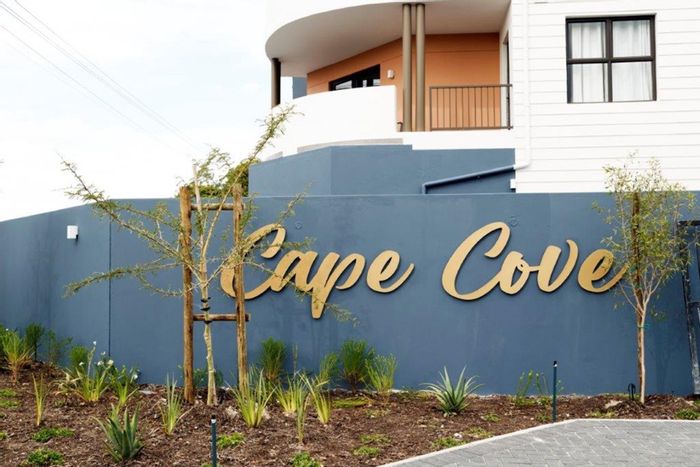 Waves Edge Apartment To Rent: 2 Bedrooms, WiFi, Parking, Close to Beach.
