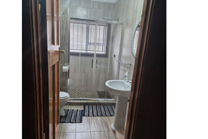 Duncanville House For Sale: 4 Bedrooms, Pool, Flatlet, and Entertainment Areas.