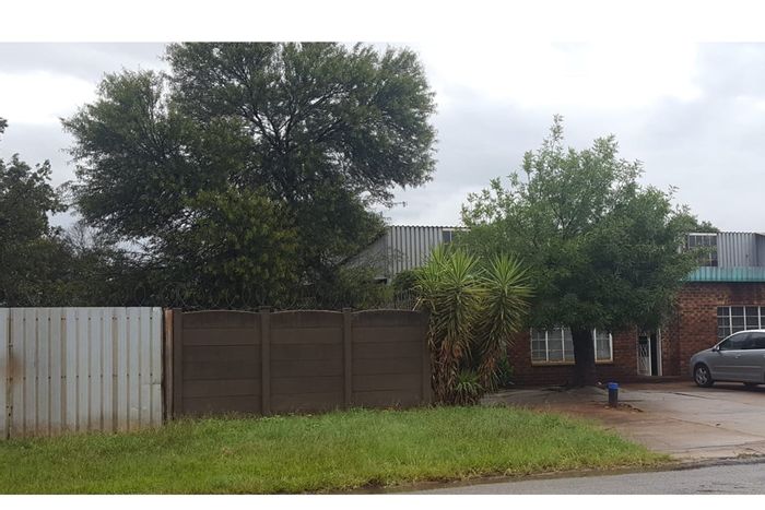 Industrial Property For Sale in Stilfontein Central: Versatile space with loading bays and office areas.