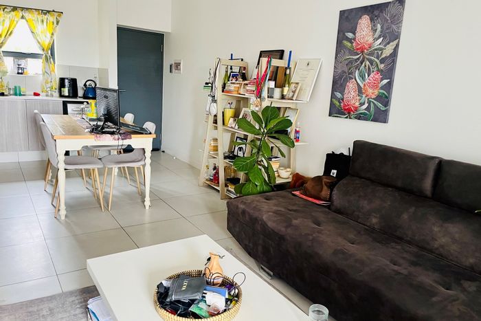 2-Bedroom Apartment To Rent in Beverley with Gym, Pool, and 24-Hour Security.